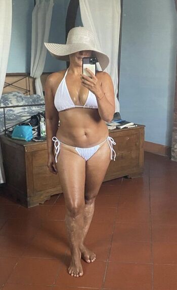 Saira Khan