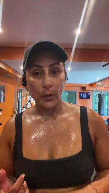 Saira Khan