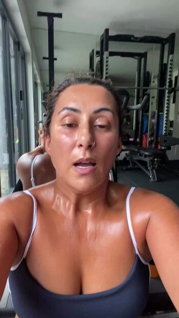 Saira Khan