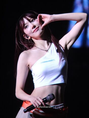 Sakura Miyawaki 宮脇 咲良