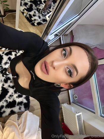 sarah_blackk