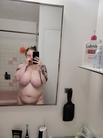 sarahgonaked