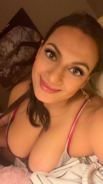 selenasmokeshows