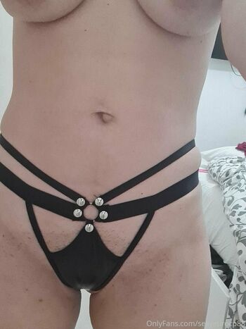 sexyhotwife4fans