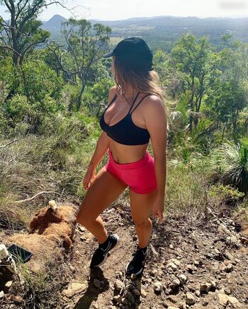 Shania Perrett