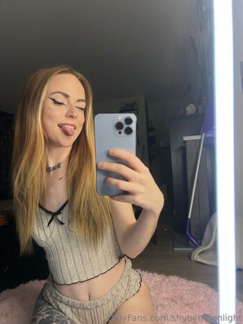 shybymoonlight