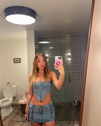 Simona Shao