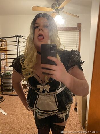 sissy-erika001