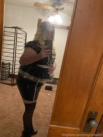 sissy-erika001
