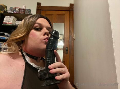 sissy-erika001