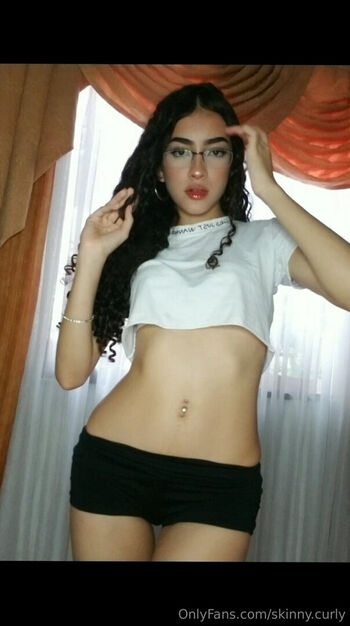skinny.curly
