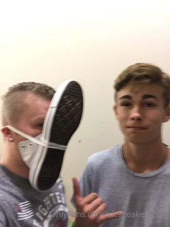 slcsneakerlicker