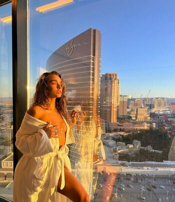 Sommer Ray
