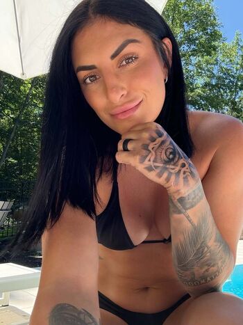 Sonya Deville