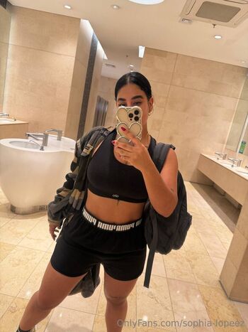sophia-lopeez