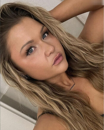 Sophia Thiel