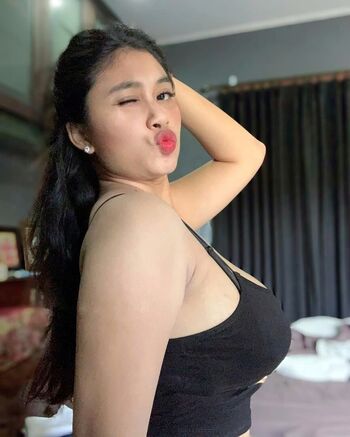 Sri Ayu Tarisa