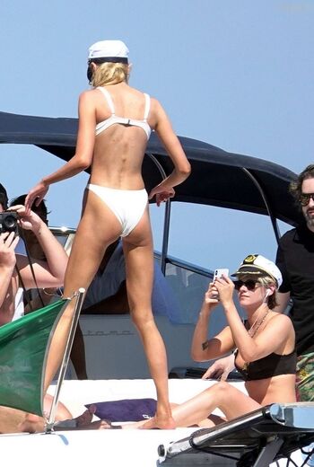 Stella Maxwell