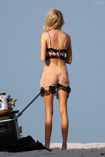 Stella Maxwell