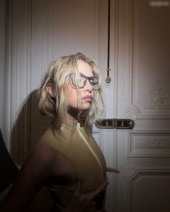 Stella Maxwell