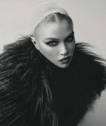 Stella Maxwell
