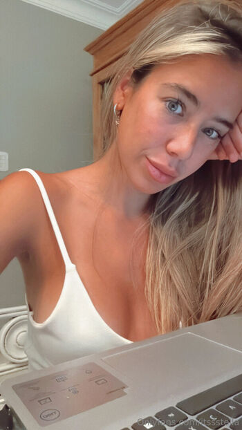 stellaawhite