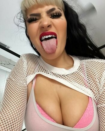 Steph De Lander