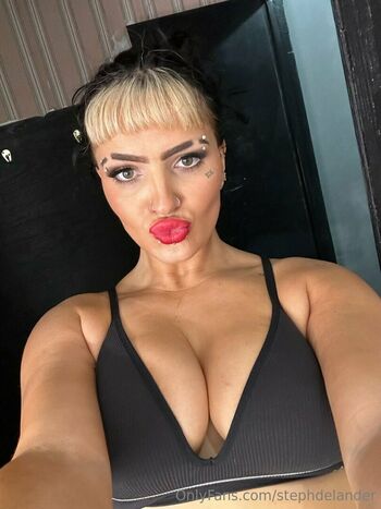 Steph De Lander