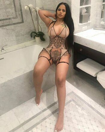 Strella Katt