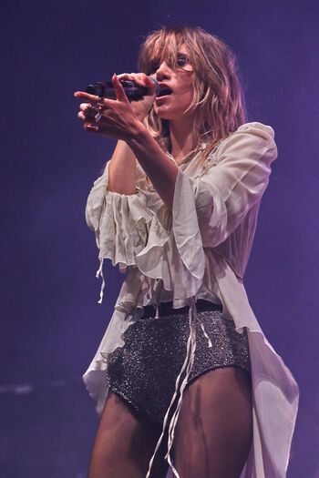 Suki Waterhouse