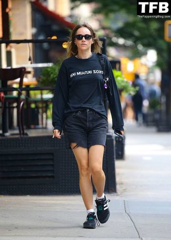 Suki Waterhouse