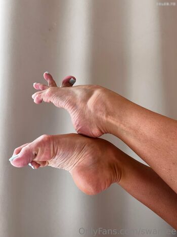 Swanfeet