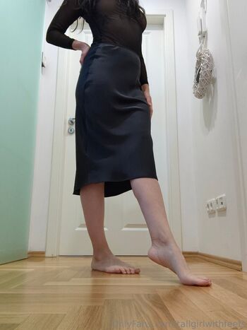 tallgirlwithfeets
