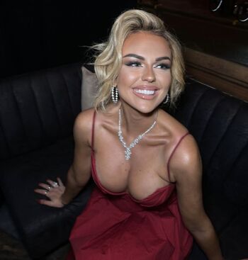 Tallia Storm
