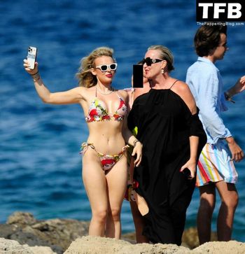 Tallia Storm
