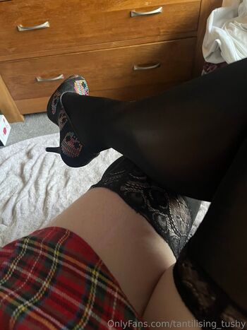 tantilising_tushy