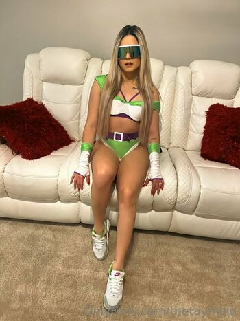 Taynara Conti