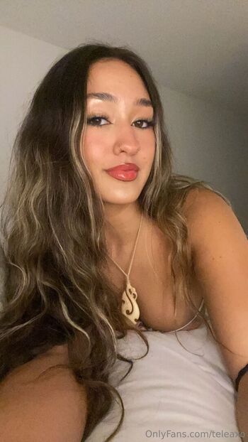 Teleaxostunning Aussie