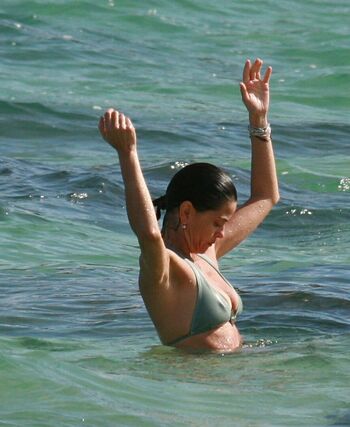 Teri Hatcher