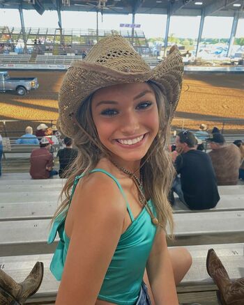 Tessa Lee