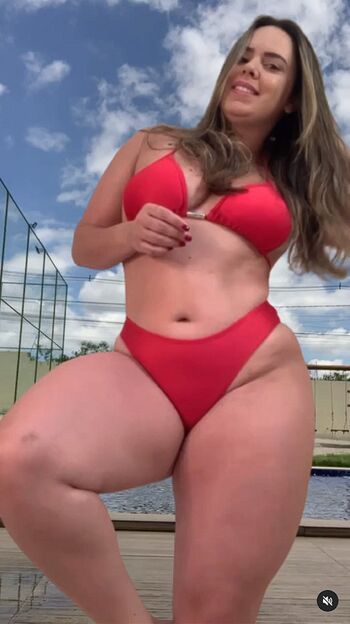 Thais Almeida