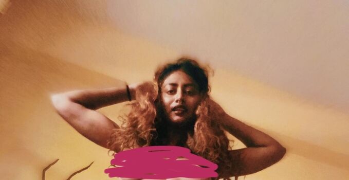 The_doe_eyed_gurl