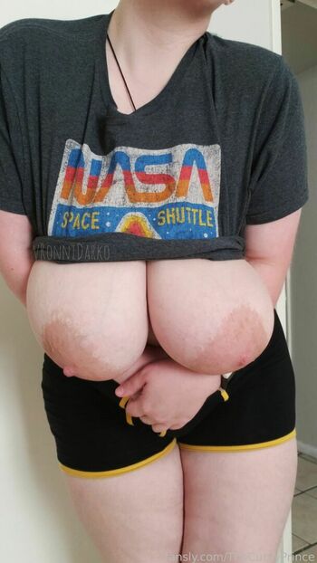 TheCurvyPrince