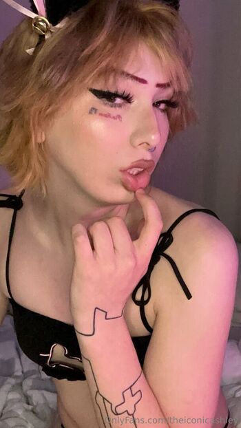 theiconicashley