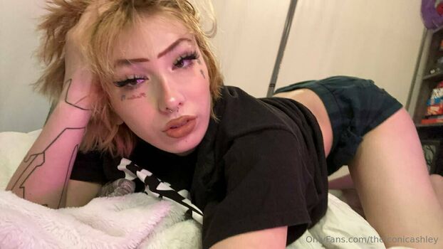 theiconicashley