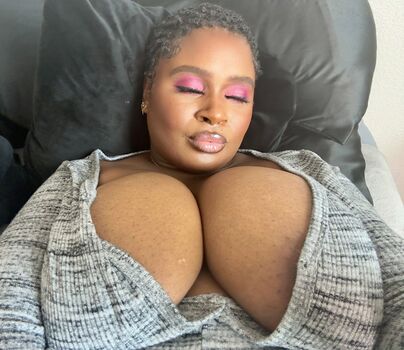 thelingerielounge