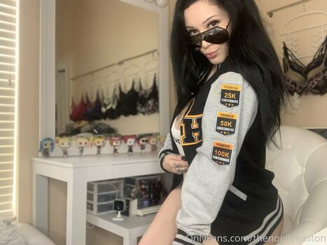 thenoelleeaston