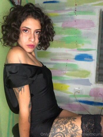 thequeenwithcurls