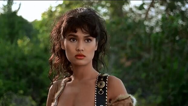 Tia Carrere