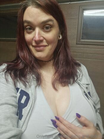 tits_tatts_and_tolkien